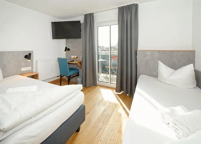 Hotel 17 Seen